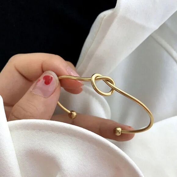 Knot Bracelet, Tie the Knot Gold Friendship Knot Bracelet, Bracelet Bridesmaid - Picture 1 of 5